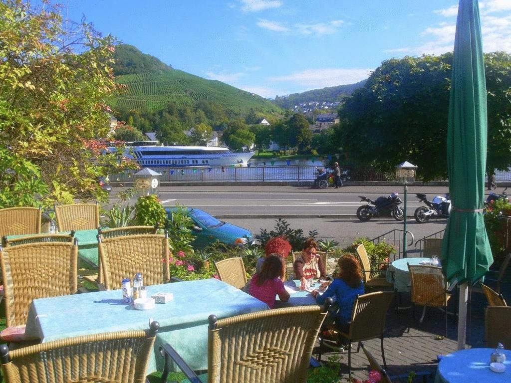 Panorama-Cafe Moselgarten Alf Exterior photo