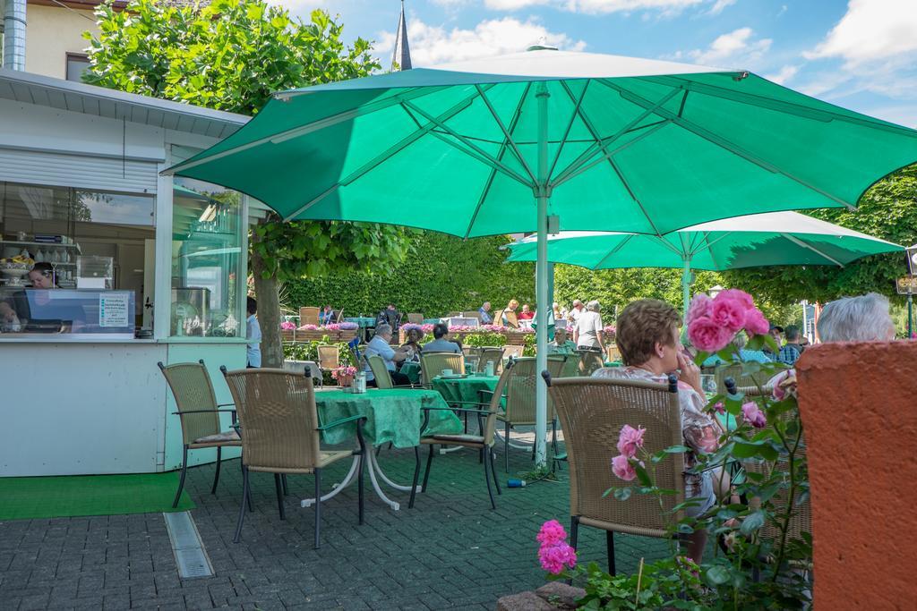 Panorama-Cafe Moselgarten Alf Exterior photo